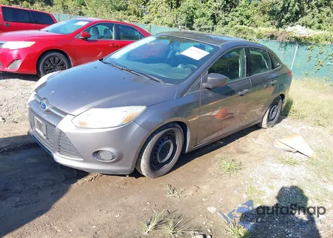 2014 Ford Focus S z USA, uszkodzony, nr VIN 1FADP3E29EL375969